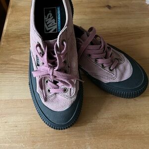 vans Destruct SF Shoe - Women's size 7.5